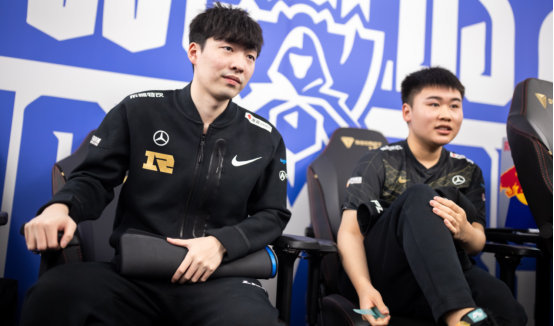 他的手感并 他的手感并