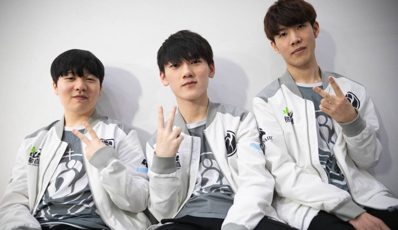 容中处于前 容中处于前